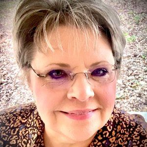 Meet your Posher, Pam
